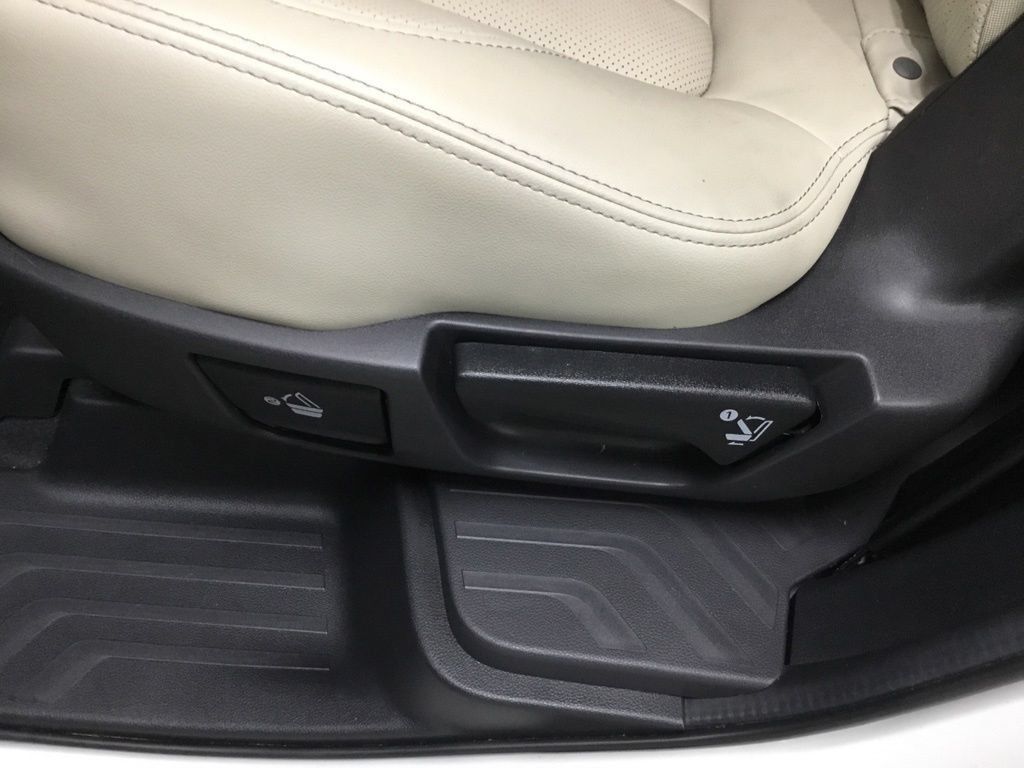 Used 2023 Subaru Ascent Limited AWD/4WD image 29