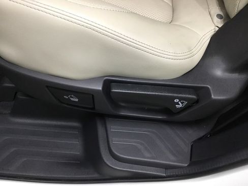 Used 2023 Subaru Ascent Limited AWD/4WD image 29