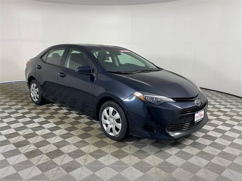 Used 2018 Toyota Corolla LE image 16