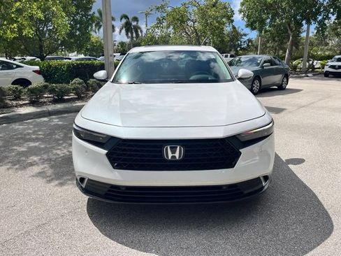 Used 2025 Honda Accord Touring image 2