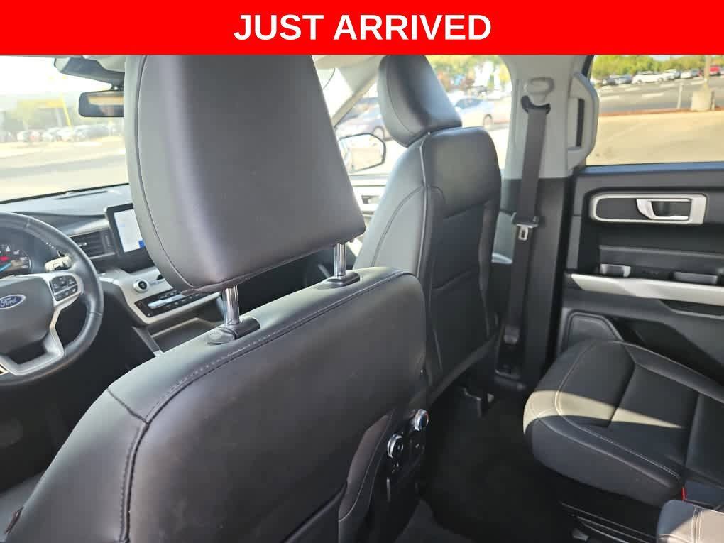 Used 2022 Ford Explorer XLT w/ Equipment Group 202A RWD image 12