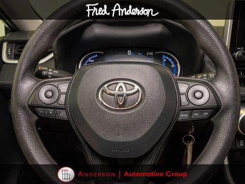 Used 2025 Toyota RAV4 LE AWD/4WD image 16