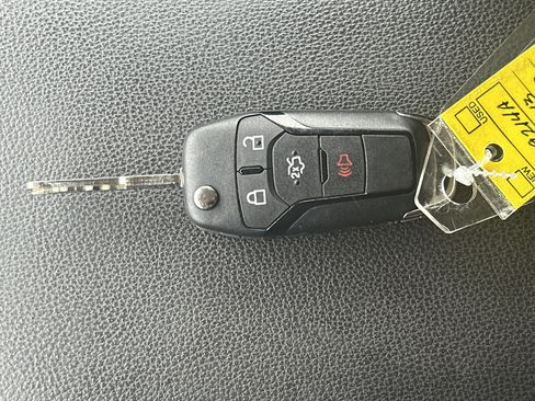 Used 2013 Ford Fusion SE FWD image 21