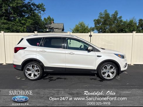 Used 2019 Ford Escape Titanium AWD/4WD image 1
