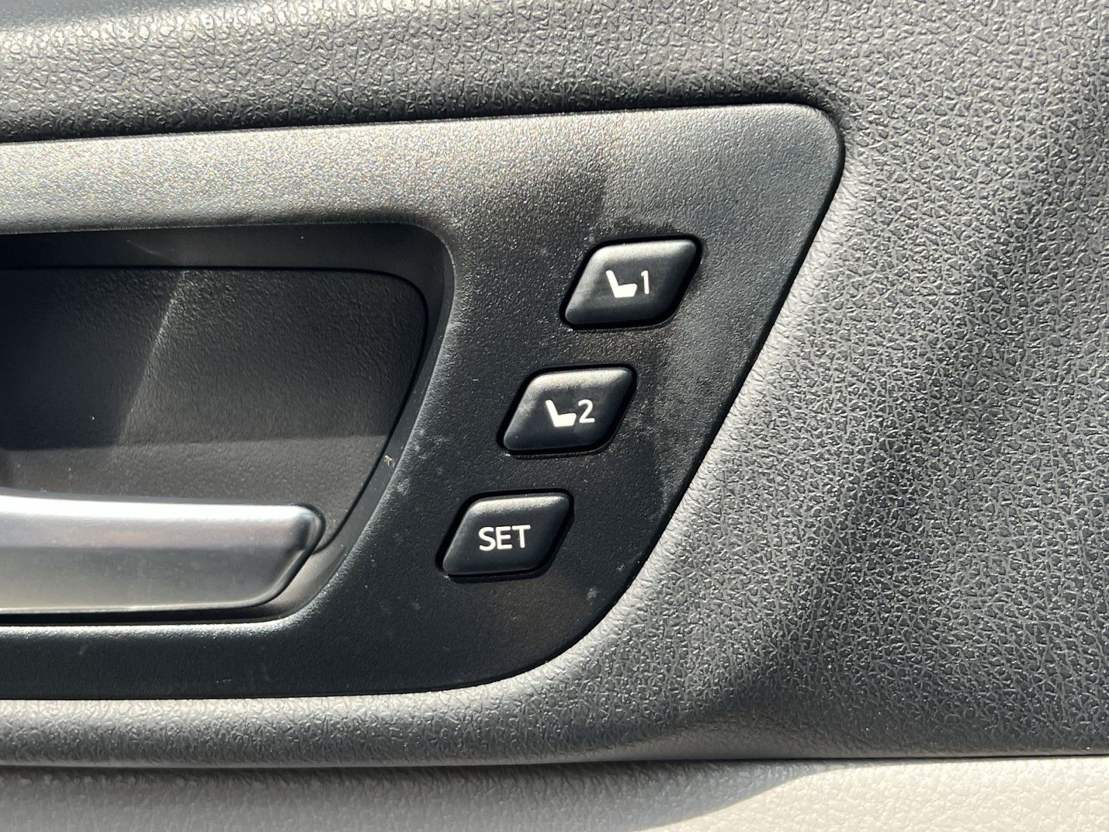 Used 2019 Toyota Highlander Limited AWD/4WD image 37