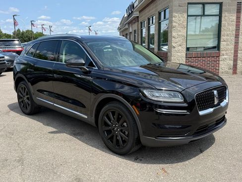 Used 2023 Lincoln Nautilus Reserve w/ Monochromatic Package AWD/4WD image 3