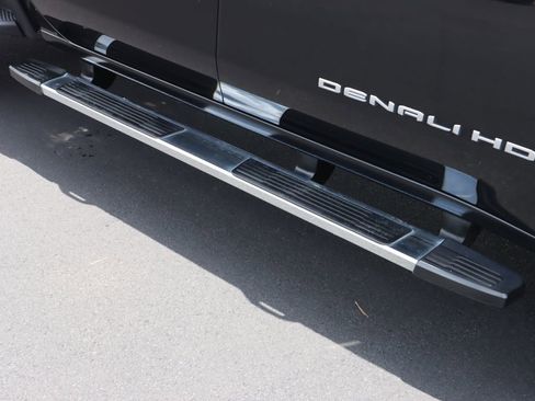 Used 2023 GMC Sierra 2500 Denali w/ Denali Ultimate Package image 10