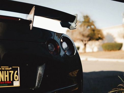 Used 2019 Nissan GT-R Premium w/ Premium Interior Package image 28