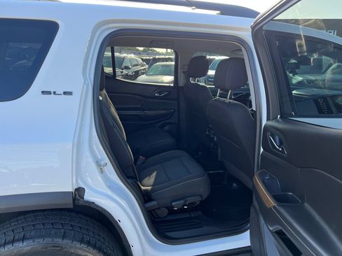 Used 2021 GMC Acadia SLE w/ Driver Convenience Package FWD image 14