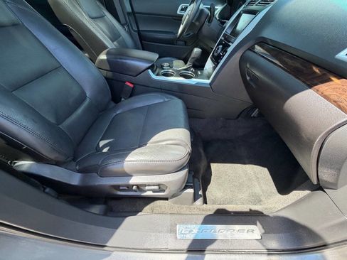 Used 2014 Ford Explorer Limited w/ Equipment Group 301A AWD/4WD image 42