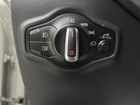 Used 2015 Audi Q5 2.0T Premium Plus w/ Premium Plus Package image 27