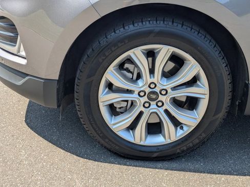 Certified 2023 Ford Edge Titanium AWD/4WD image 5