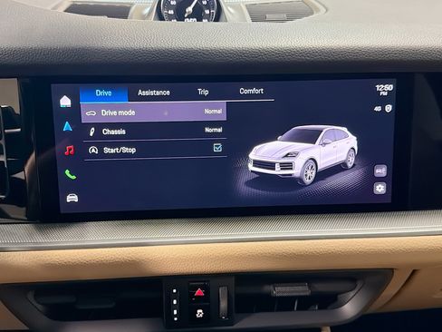 Used 2025 Porsche Cayenne Coupe image 30