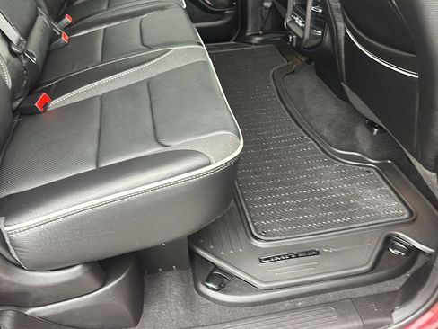 Used 2025 RAM 1500 Limited image 9