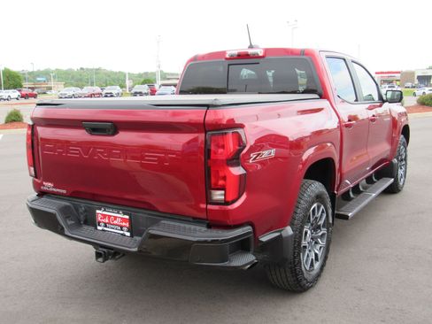 Used 2025 Chevrolet Colorado Z71 w/ Technology Package AWD/4WD image 6