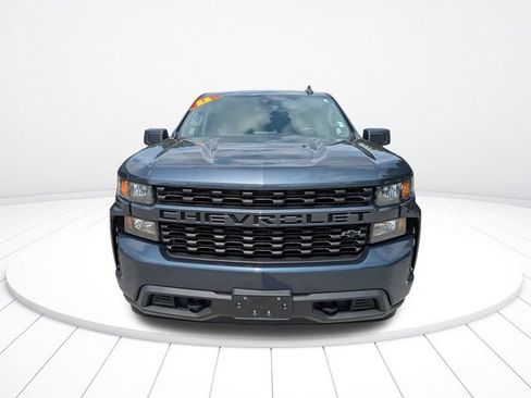 Used 2022 Chevrolet Silverado 1500 Custom w/ LPO, Blackout Package AWD/4WD image 9