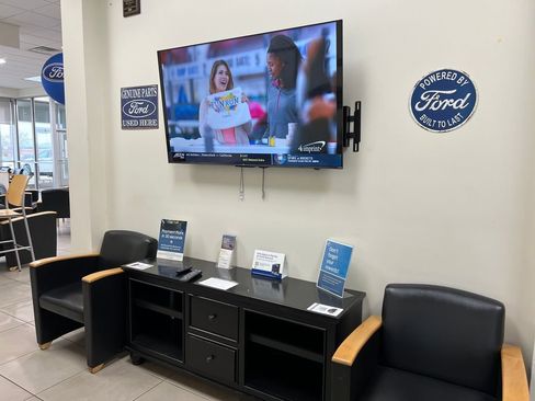 Used 2019 Ford Ranger XLT w/ Equipment Group 302A Luxury image 8