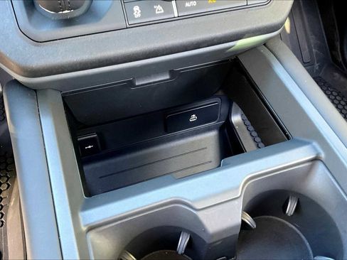 Used 2025 Land Rover Defender 130 S image 35