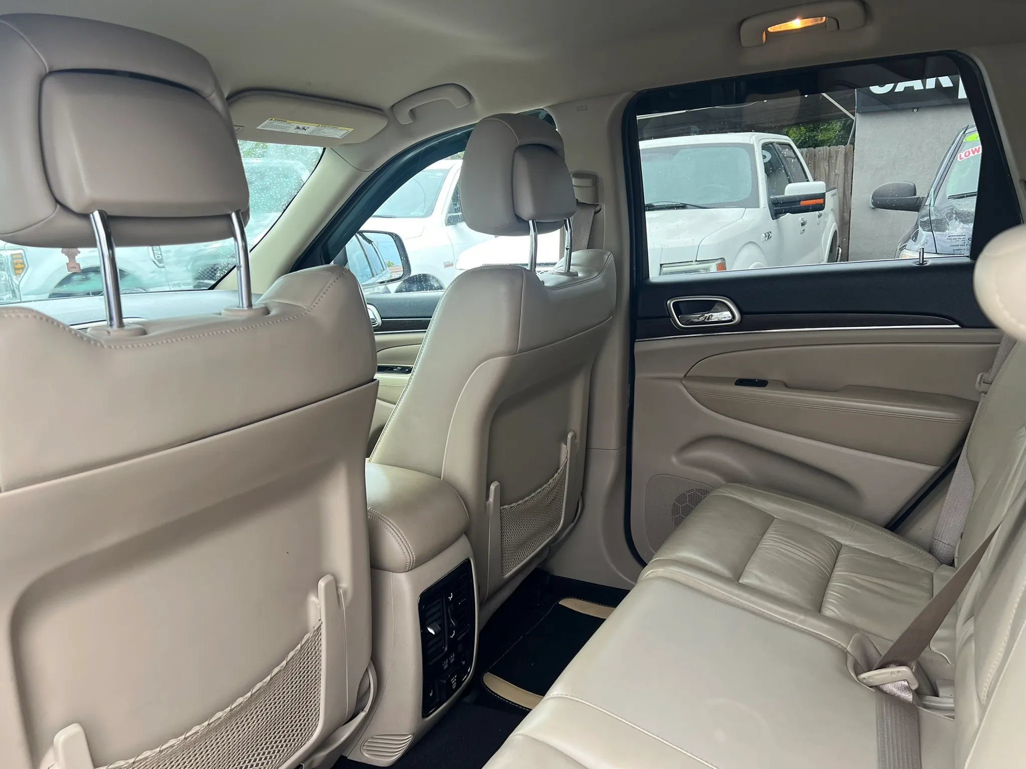 Used 2014 Jeep Grand Cherokee Limited RWD image 10
