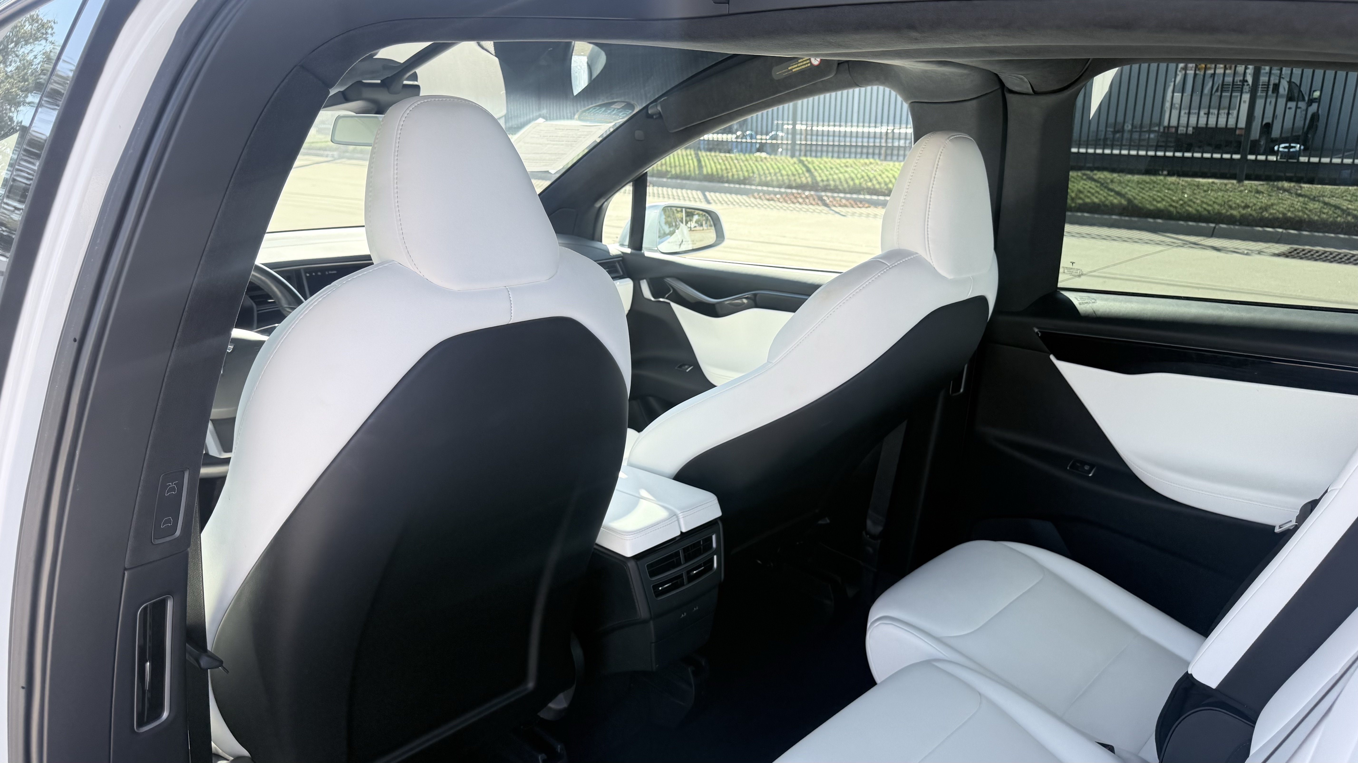 Used 2021 Tesla Model X Long Range AWD/4WD image 25