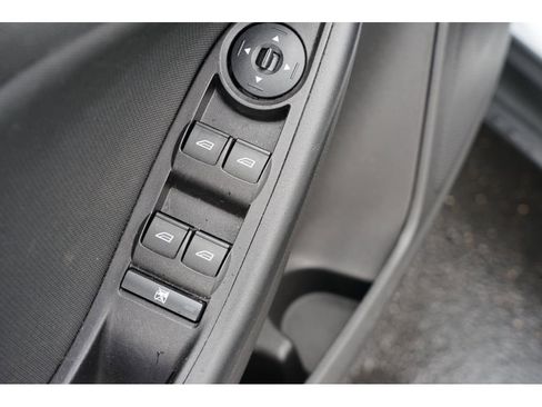 Used 2017 Ford Focus SE image 16