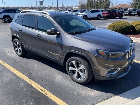 Used 2019 Jeep Cherokee Limited w/ Luxury Group image 5