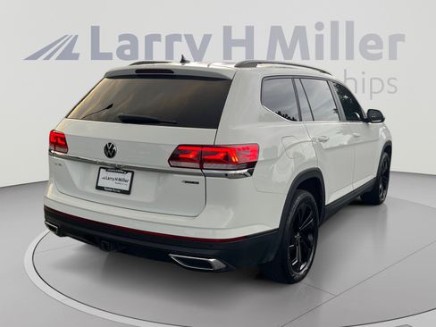 Used 2023 Volkswagen Atlas SE w/ Black Wheel Package AWD/4WD image 5