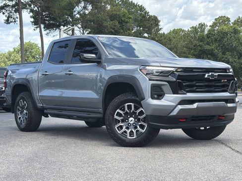 Used 2023 Chevrolet Colorado Z71 w/ Z71 Convenience Package 2 AWD/4WD image 5