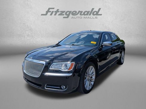 Used 2014 Chrysler 300 C w/ Harman/Kardon Audio Group RWD image 3