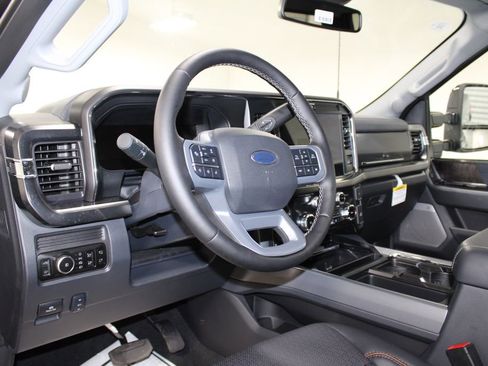 New 2025 Ford F250 Lariat w/ Lariat Ultimate Package image 21