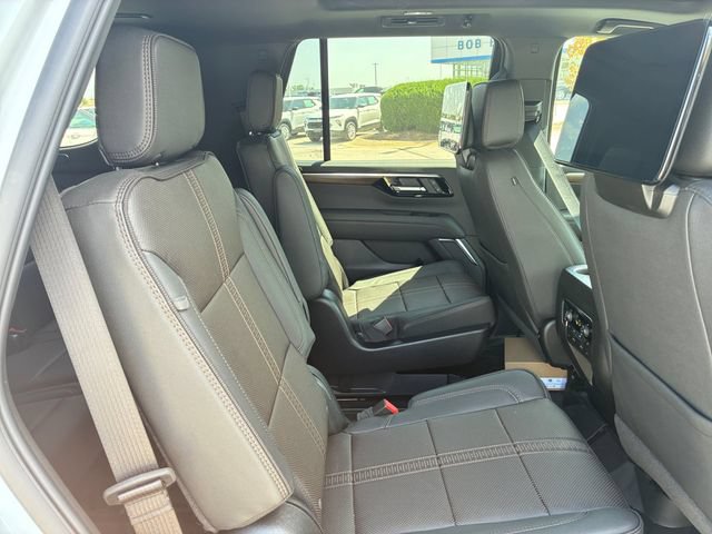 New 2026 Chevrolet Tahoe High Country AWD/4WD image 15