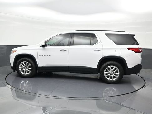 Used 2021 Chevrolet Traverse LT FWD image 2