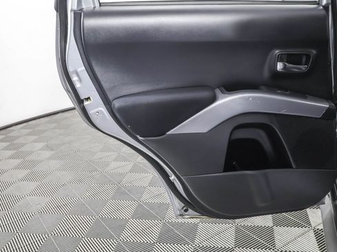 Used 2009 Mitsubishi Outlander ES image 33