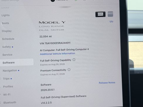 Used 2024 Tesla Model Y Long Range AWD/4WD image 3