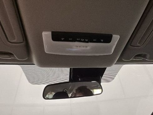Used 2025 Nissan Versa S w/ Trunk Package FWD image 25