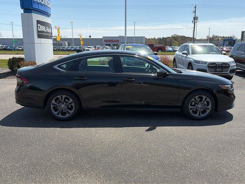 Used 2023 Honda Accord EX image 8
