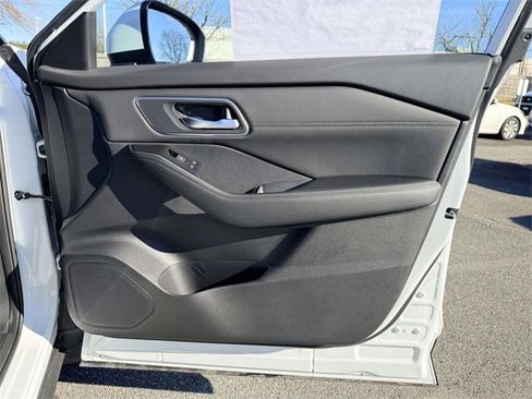 New 2026 Nissan Rogue Platinum w/ Platinum Premium Package image 8