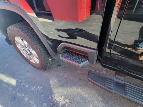 Used 2020 Chevrolet Silverado 2500 LTZ w/ LTZ Premium Package image 10