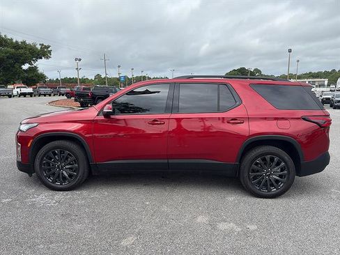 Used 2022 Chevrolet Traverse RS FWD image 3