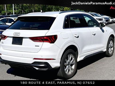 Used 2022 Audi Q3 2.0T Premium w/ Convenience Package AWD/4WD image 2