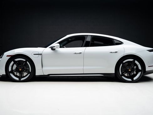 Used 2021 Porsche Taycan Turbo w/ Premium Package image 16