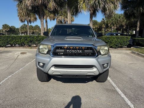 Used 2013 Toyota Tacoma PreRunner w/ SR5 Pkg RWD image 2
