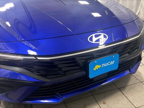Used 2025 Hyundai Elantra SEL image 32