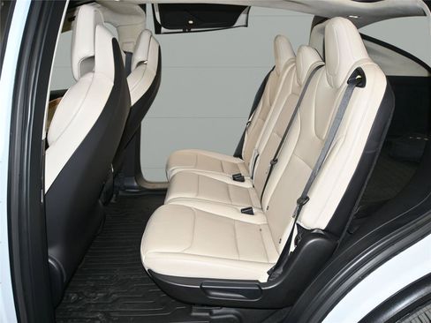 Used 2018 Tesla Model X P100D image 13