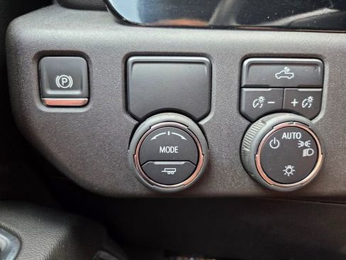 Used 2024 Chevrolet Silverado 1500 LT RWD image 30
