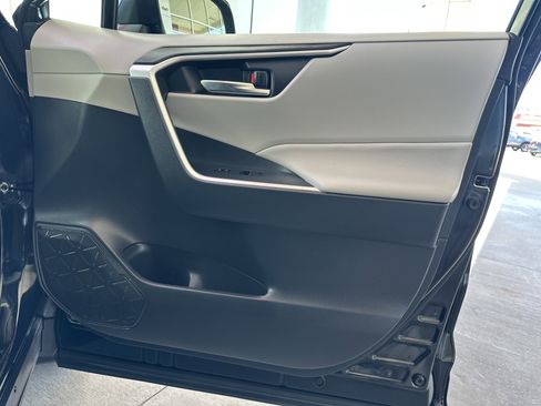 Certified 2025 Toyota RAV4 XLE w/ Convenience Package AWD/4WD image 15