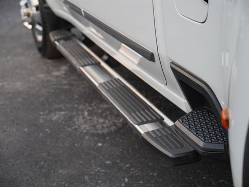 Used 2024 Chevrolet Silverado 3500 High Country w/ Technology Package image 44