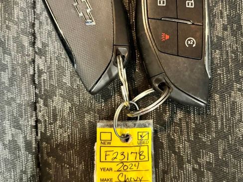 Used 2024 Chevrolet Colorado ZR2 w/ Technology Package AWD/4WD image 26