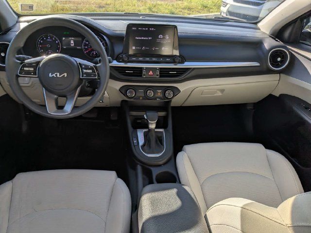 Used 2023 Kia Forte LXS w/ LXS Technology Package FWD image 11