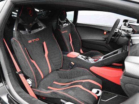 Used 2024 Lamborghini Huracan STO RWD image 27